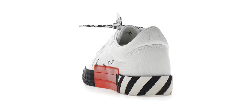 OFF-WHITE Vulcanized Low en lona blanca y negra