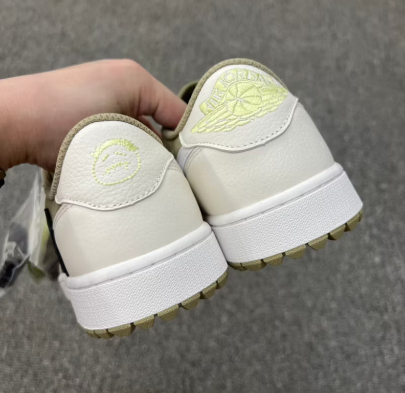 Jordan 1 Retro Low Golf Travis Scott en verde oliva neutro