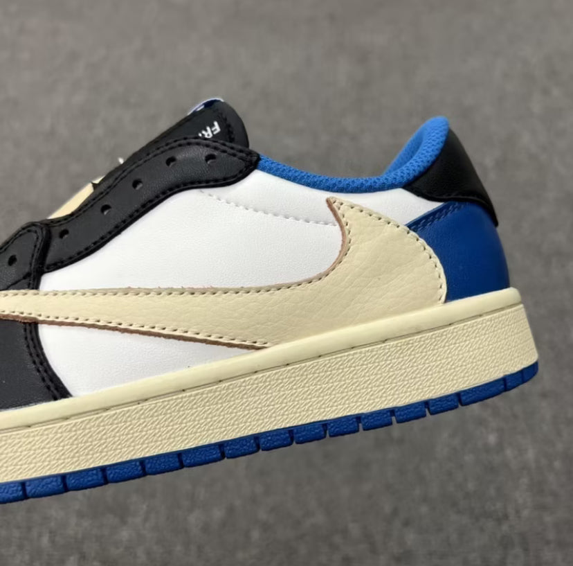 Jordan 1 Retro Low OG SP Fragment x
Travis Scott