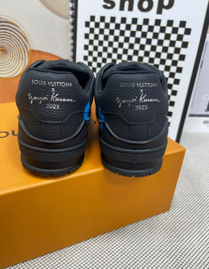 Louis Vuitton x Yayoi Kusama Sneak
Estampado Negro