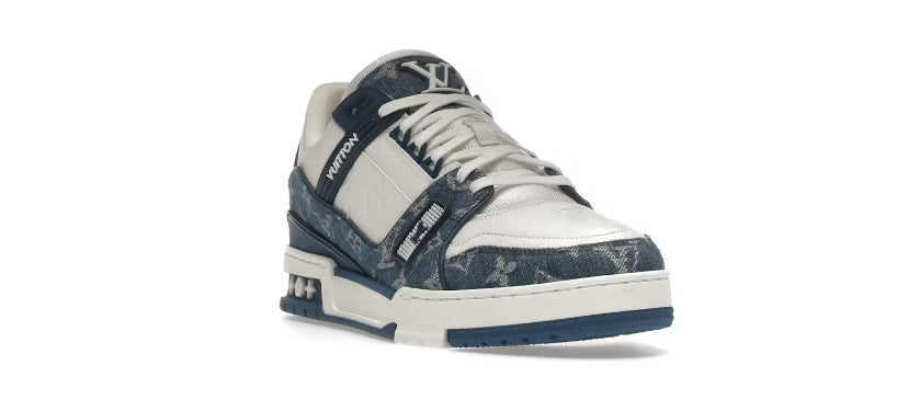 Louis Vuitton LV Trainer Monogram en denim, blanco y azul