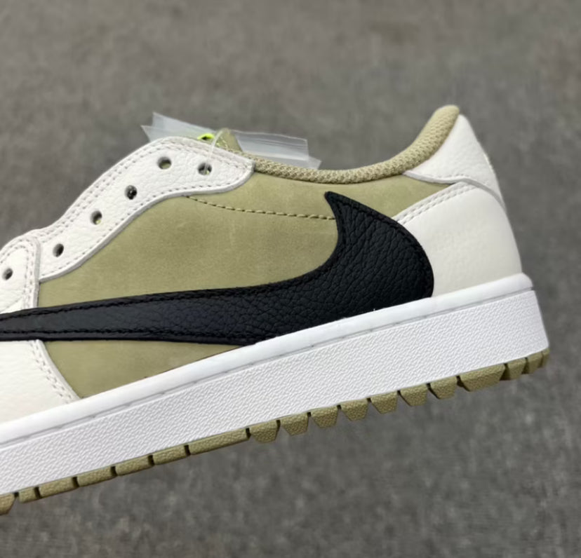 Jordan 1 Retro Low Golf Travis Scott en verde oliva neutro
