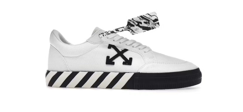 OFF-WHITE Vulcanized Low en lona blanca y negra